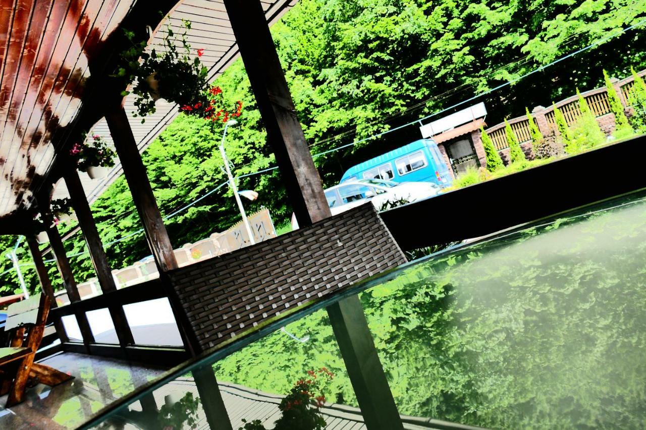 Hotel Pensiunea Roua Florilor à Anina Extérieur photo