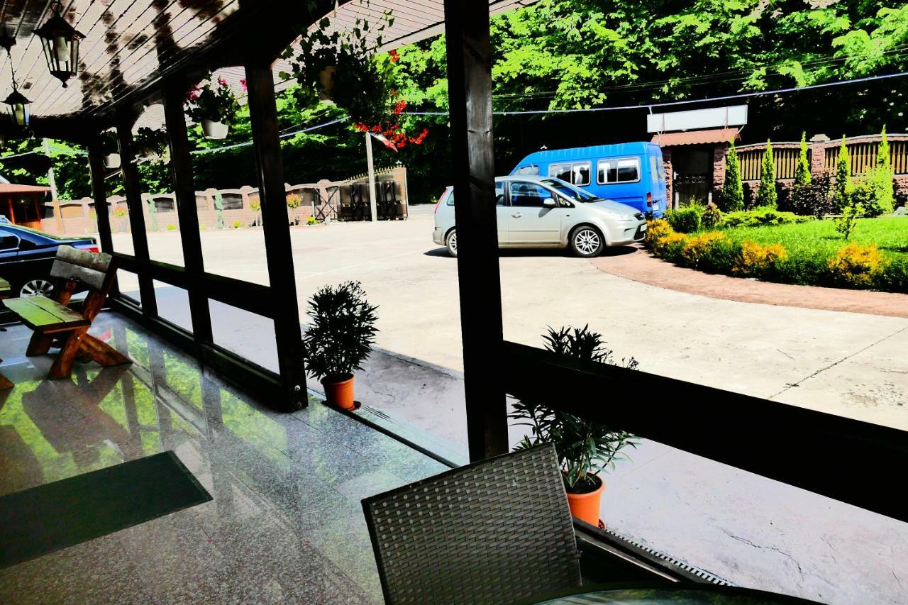 Hotel Pensiunea Roua Florilor à Anina Extérieur photo